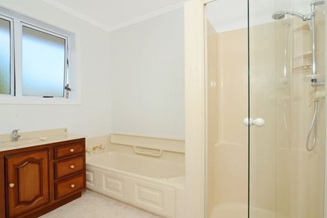 Photo of property in 44 Fowler Street, Northcote, Auckland, 0627