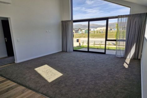 Photo of property in 121 Wooing Tree Avenue, Cromwell, 9310