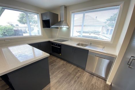 Photo of property in 2/3 Gregory Avenue, Islington, Christchurch, 8042