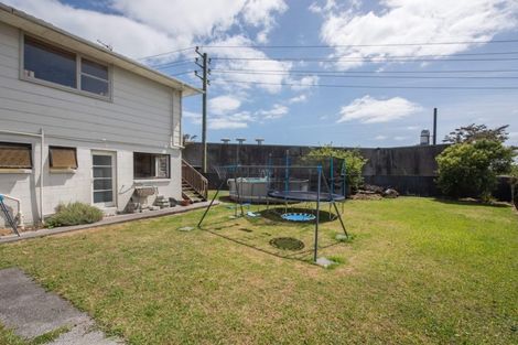 Photo of property in 40 Harmel Road, Glendene, Auckland, 0602