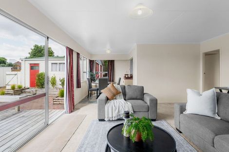 Photo of property in 74 Amanda Avenue, Dinsdale, Hamilton, 3204