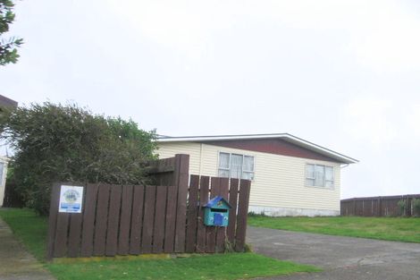 Photo of property in 152 Conclusion Street, Ascot Park, Porirua, 5024