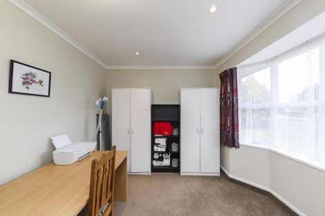 Photo of property in 52 John F Kennedy Drive, Milson, Palmerston North, 4414