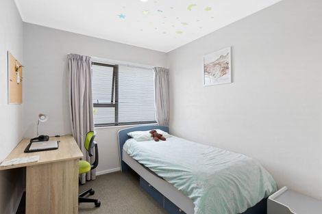 Photo of property in 21 Red Beach Road, Red Beach, 0932