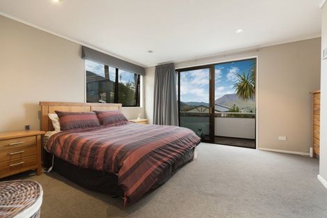 Photo of property in 20 Greenstone Place, Fernhill, Queenstown, 9300