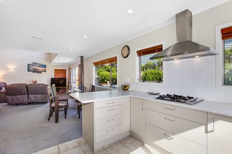 Photo of property in 10 Routeburn Avenue, Aotea, Porirua, 5024