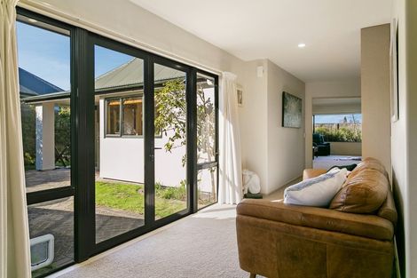 Photo of property in 1 Kips Way, Rangatira Park, Taupo, 3330