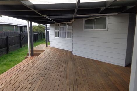 Photo of property in 43a Graham Avenue, Te Atatu Peninsula, Auckland, 0610