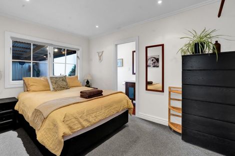 Photo of property in 35 Belt Road, Moturoa, New Plymouth, 4310