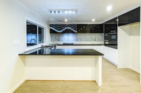 Photo of property in 16 Quattro Avenue, Flat Bush, Auckland, 2019