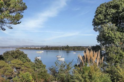 Photo of property in 2/11 Beach Haven Road, Beach Haven, Auckland, 0626