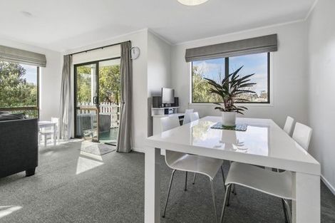 Photo of property in 15 Chislehurst Street, Henderson, Auckland, 0612