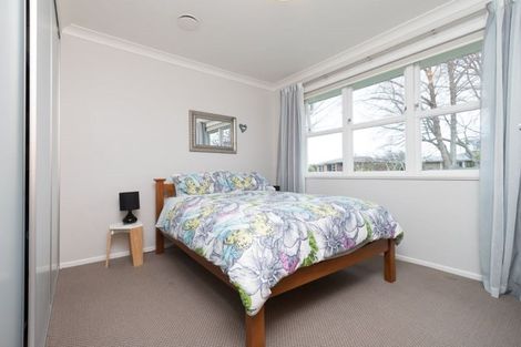 Photo of property in 4 Dover Road, St Andrews, Hamilton, 3200