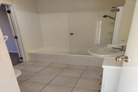 Photo of property in Tuscany Towers, 53/1 Ambrico Place, New Lynn, Auckland, 0600