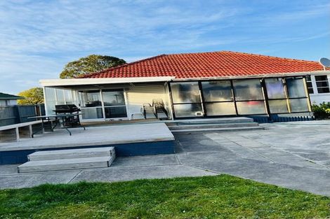 Photo of property in 30 Ealing Street, Redwood, Christchurch, 8051