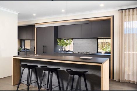 Photo of property in 73 Oak Road, Poraiti, Napier, 4112