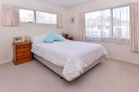 Photo of property in 18 Pinehurst Place, Wattle Downs, Auckland, 2103