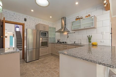 Photo of property in 10 Jensen Street, Hokowhitu, Palmerston North, 4410