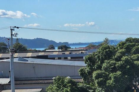 Photo of property in 3/3 Abbotleigh Avenue, Te Atatu Peninsula, Auckland, 0610