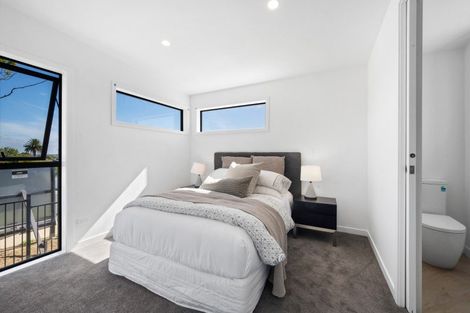 Photo of property in 2/8 Bennett Road, Pakuranga, Auckland, 2010