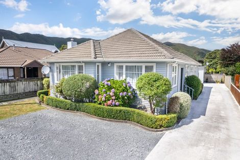 Photo of property in 42 Porutu Street, Fairfield, Lower Hutt, 5011