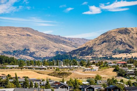 Photo of property in 6 Tuohy Lane, Wanaka, 9305