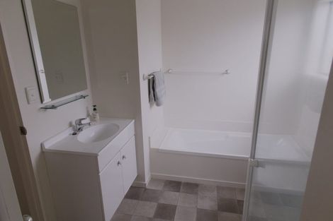 Photo of property in 5/5 Kilham Avenue, Northcote, Auckland, 0627