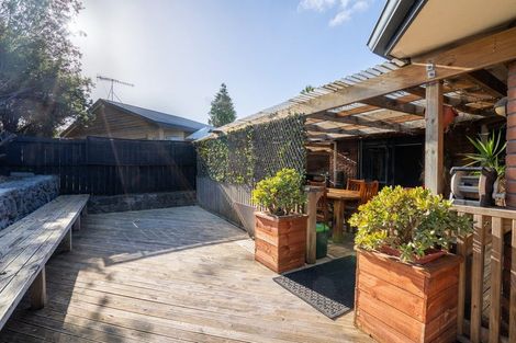 Photo of property in 12 Hocken Place, Mangere Bridge, Auckland, 2022