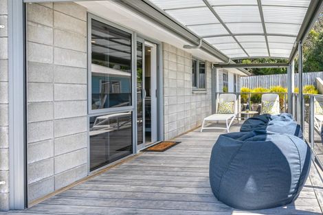 Photo of property in 18 Ross Place, Whiritoa, Whangamata, 3691