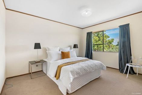 Photo of property in 131 Chivalry Road, Glenfield, Auckland, 0629