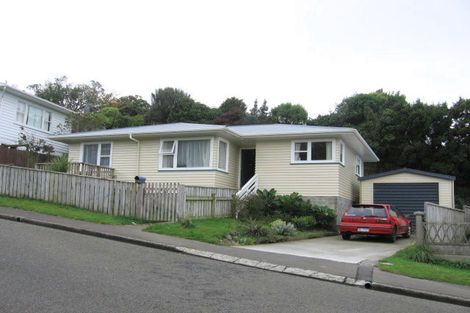 Photo of property in 42 Batchelor Street, Newlands, Wellington, 6037