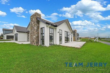 Photo of property in 4 Gertrude Cole Road, Clarks Beach, 2122