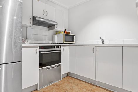 Photo of property in 30a/30 Westward Ho, Glen Eden, Auckland, 0602