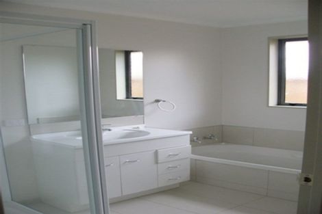 Photo of property in 20 Max Landing, Grandview Heights, Hamilton, 3200