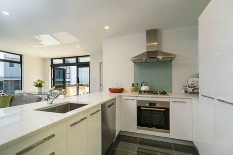 Photo of property in 3 Bunker Way, Strathmore Park, Wellington, 6022