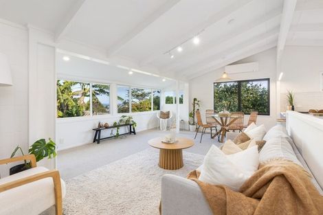 Photo of property in 2/88 Arran Road, Browns Bay, Auckland, 0630