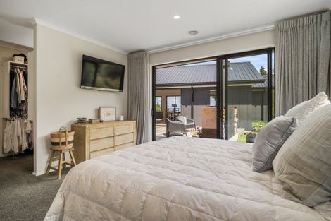 Photo of property in 124 Highland Drive, Acacia Bay, Taupo, 3385