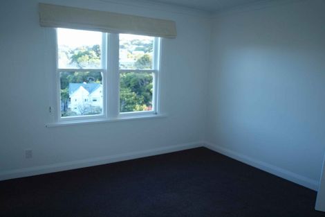 Photo of property in 24 Garden Road, Northland, Wellington, 6012