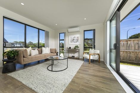 Photo of property in 1 Mcindoe Road, Kumeu, 0810