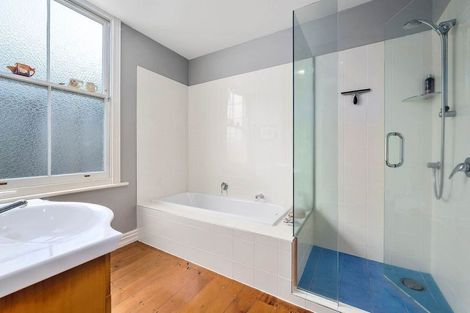 Photo of property in 5 Shoal Bay Road, Devonport, Auckland, 0624