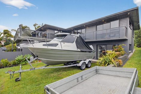 Photo of property in 16 Clyside Avenue, Half Moon Bay, Auckland, 2012