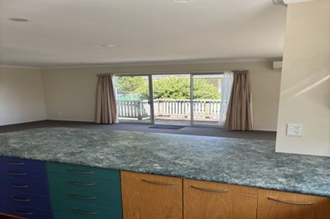 Photo of property in 89a Stewart Drive, Newlands, Wellington, 6037