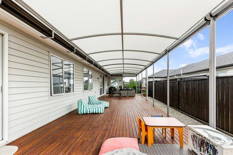 Photo of property in 9 Walter Ruddock Avenue, Kumeu, 0810