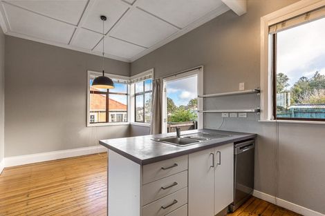 Photo of property in 19 Old Lake Road, Narrow Neck, Auckland, 0624