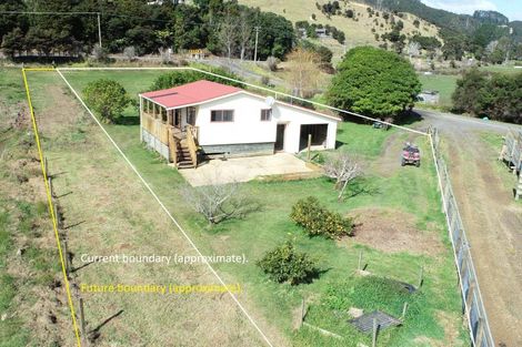 Photo of property in 4 Cemetery Road, Kuaotunu, Whitianga, 3592