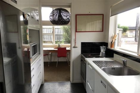 Photo of property in 34 Birdwood Avenue, Moturoa, New Plymouth, 4310