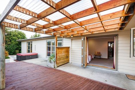 Photo of property in 38 Winston Avenue, Hokowhitu, Palmerston North, 4410