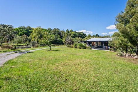 Photo of property in 98 Rahui Road, Otaki, 5512