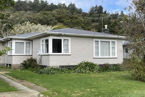 Photo of property in 21 Peel Place, Wainuiomata, Lower Hutt, 5014