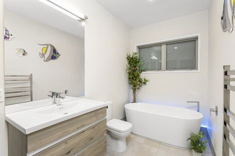 Photo of property in 9 Tauwaka Crescent, Riverhead, 0820